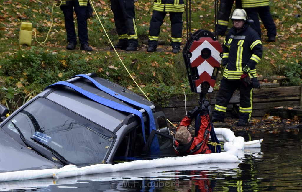 Einsatz BF Koeln PKW im See Koeln Esch P085.JPG - Miklos Laubert